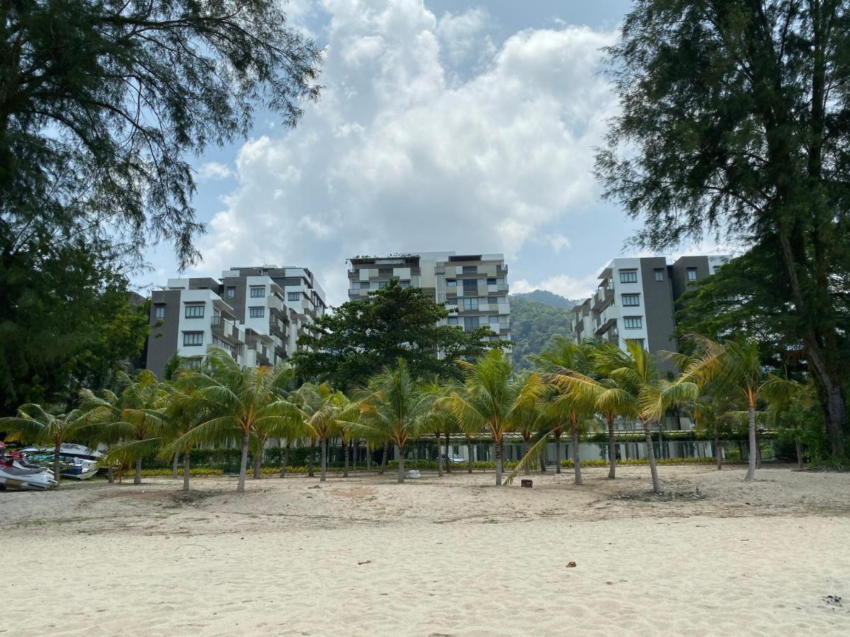 峇都丁宜豪华套房海滨公寓 外观 照片
